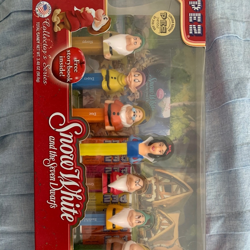 Snow White Collectors Edition Pez